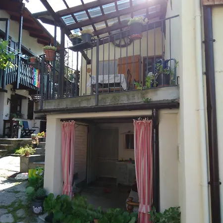 Casetta Immersa Nella Natura アパート