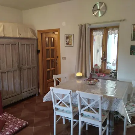 Casetta Immersa Nella Natura Apartman *