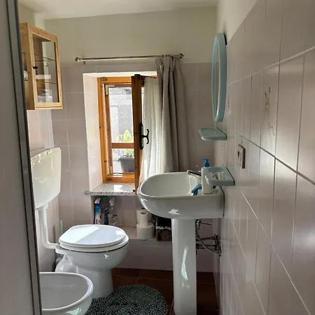 Casetta Immersa Nella Natura Apartman *