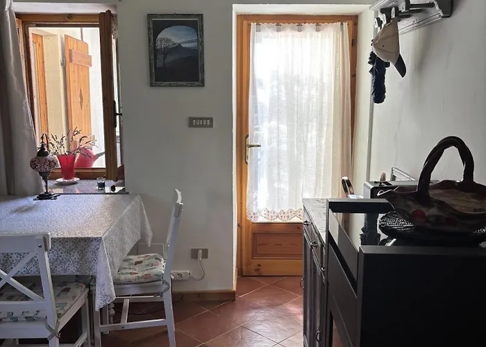 Casetta Immersa Nella Natura Ostana